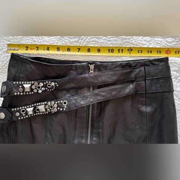 Designer Black cuir leather mini skirt zip front stud belt Nanette Lenore sz 6🔥 - Picture 13 of 13